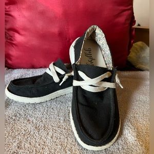 Barely worn Gypsy Jazz Slip on